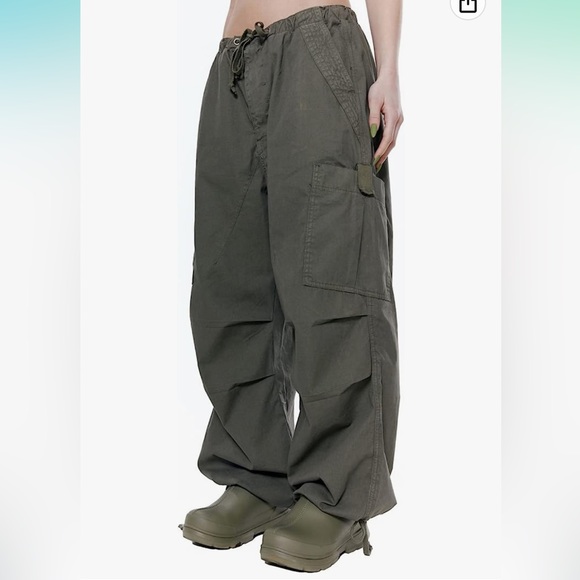 green cargos - Picture 1 of 4